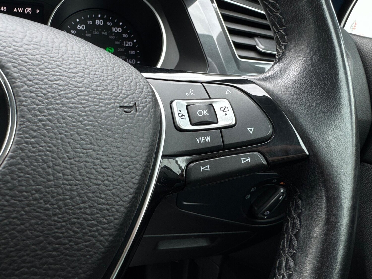 Used Volkswagen Tiguan 2019 for sale - 76060363: Photo 35