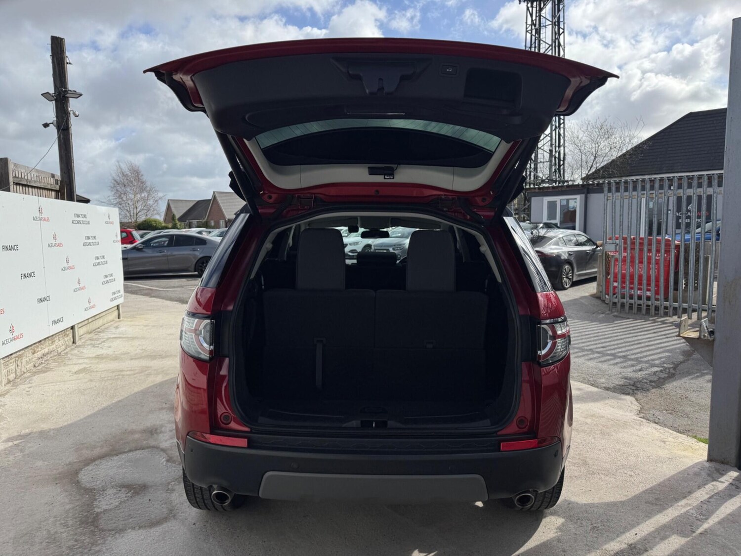 Used Land Rover Discovery Sport 2017 for sale - 77839229: Photo 81