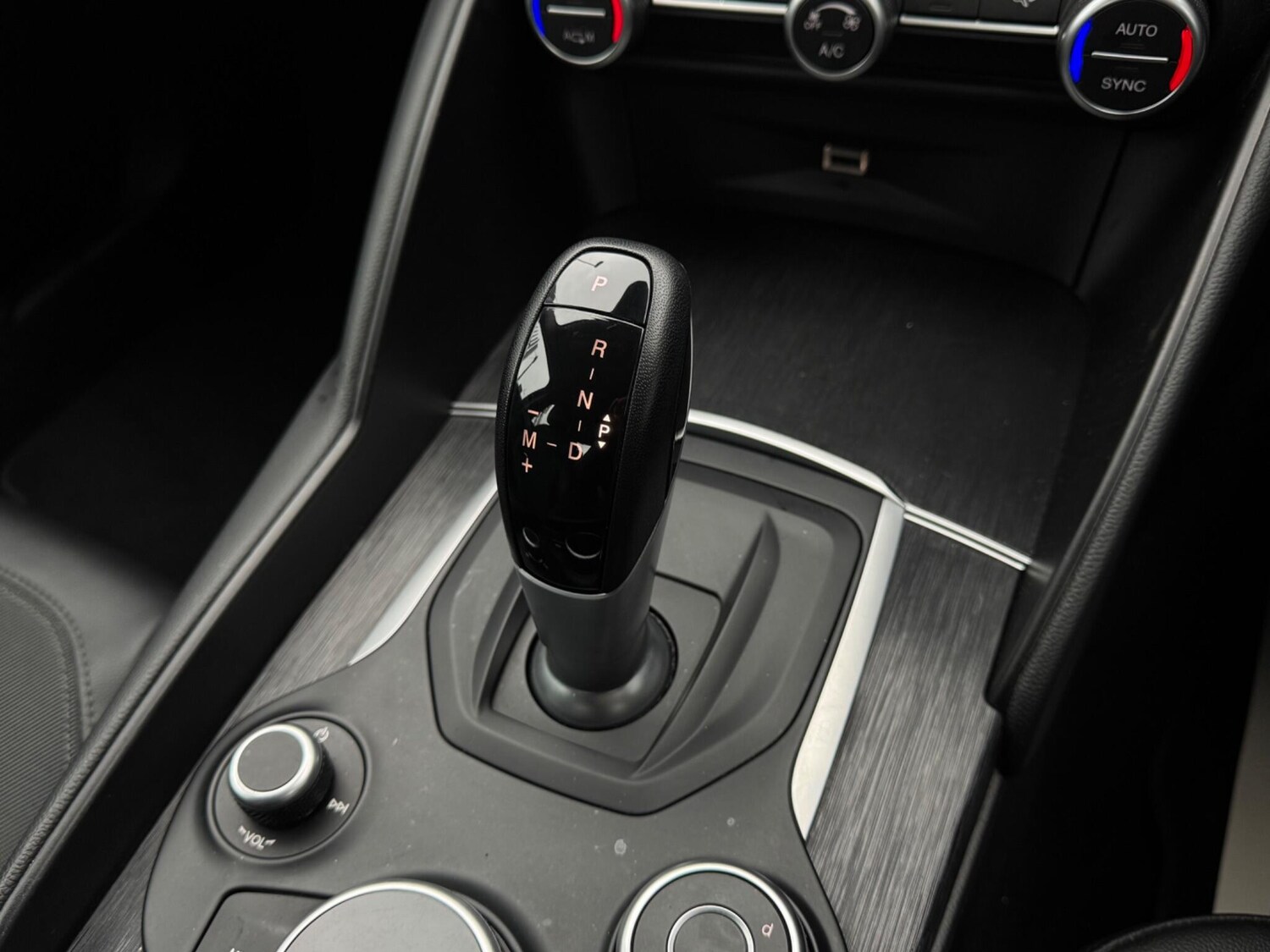 Used Alfa Romeo Giulia for sale - 77496677: Photo 25