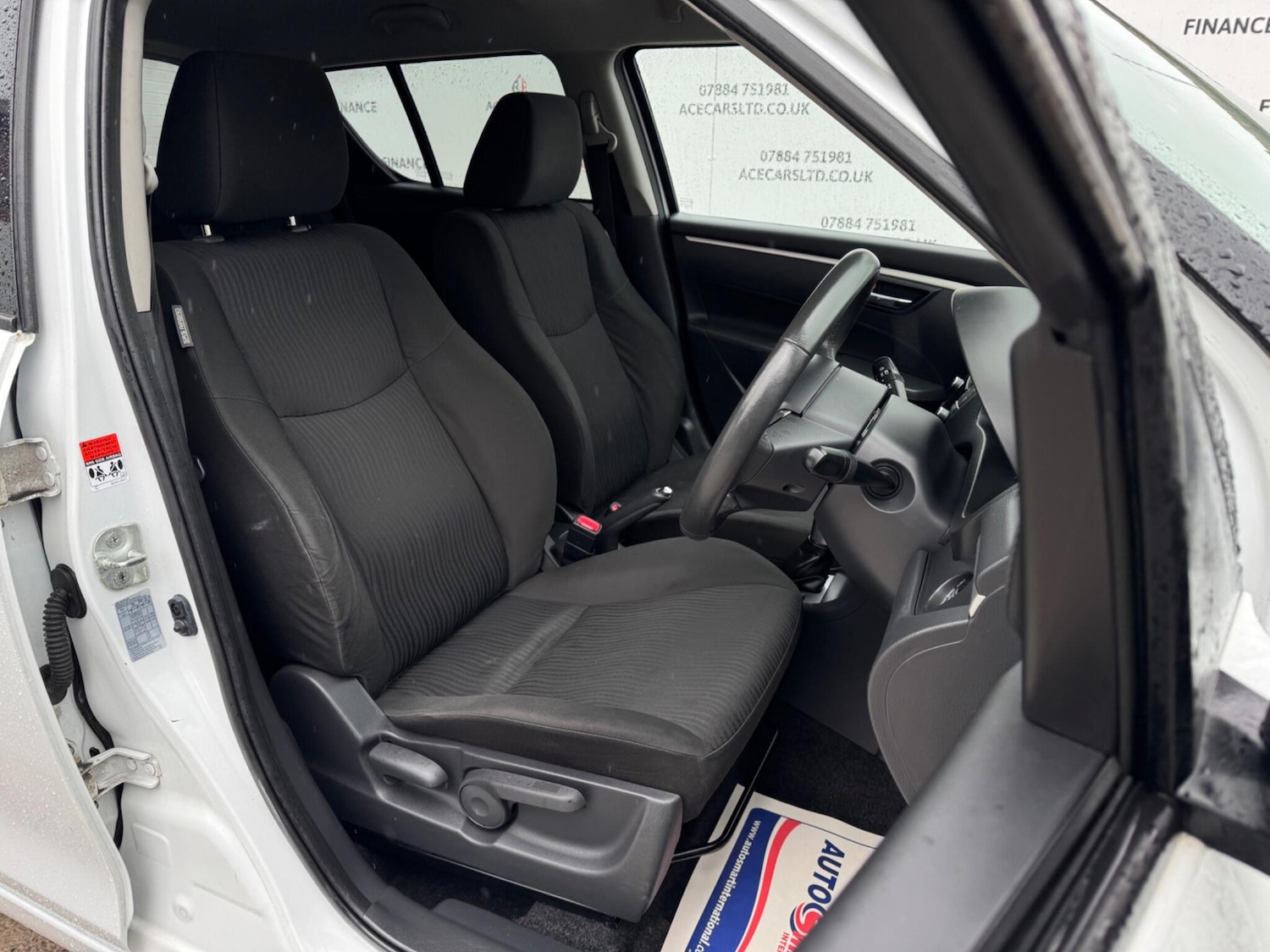 Used Suzuki Swift 2011 for sale - 76371512: Photo 12