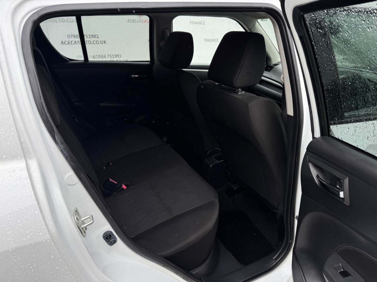 Used Suzuki Swift 2011 for sale - 76371512: Photo 13