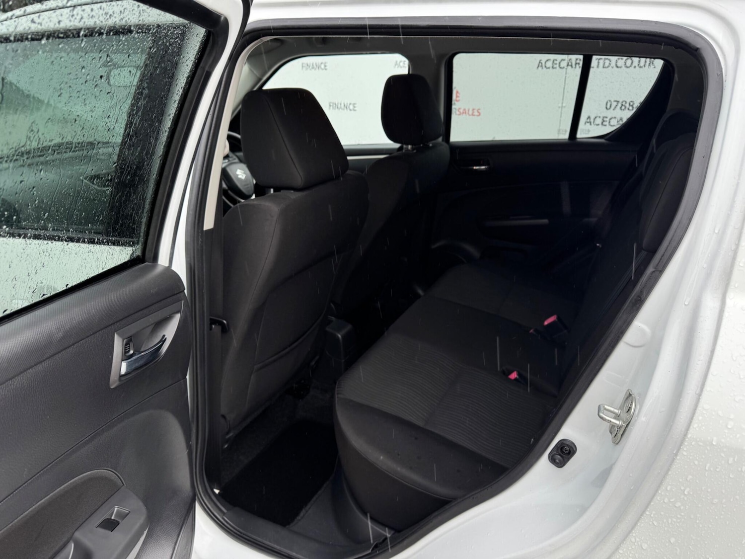 Used Suzuki Swift 2011 for sale - 76371512: Photo 15