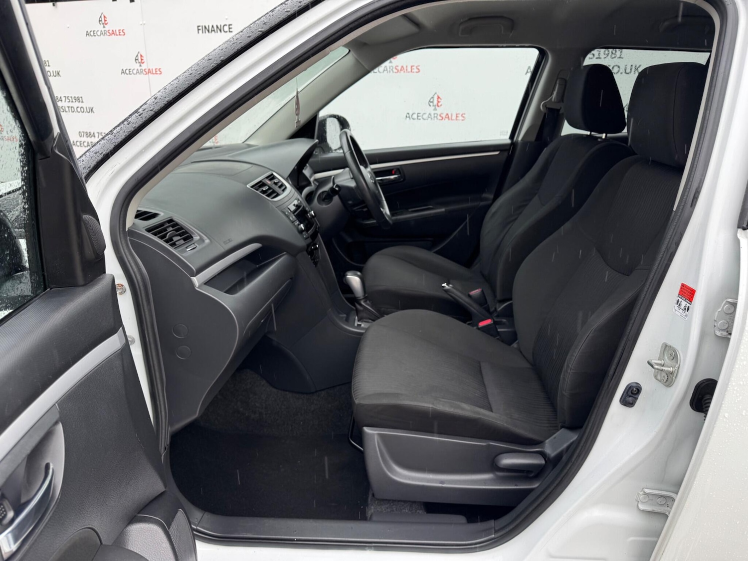 Used Suzuki Swift 2011 for sale - 76371512: Photo 18