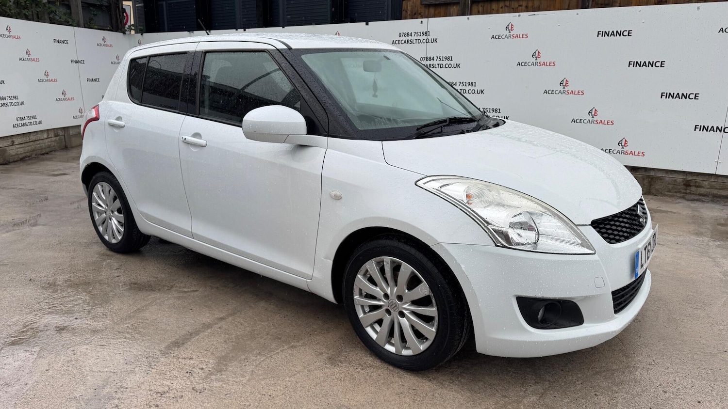 Used Suzuki Swift 2011 for sale - 76371512: Photo 2
