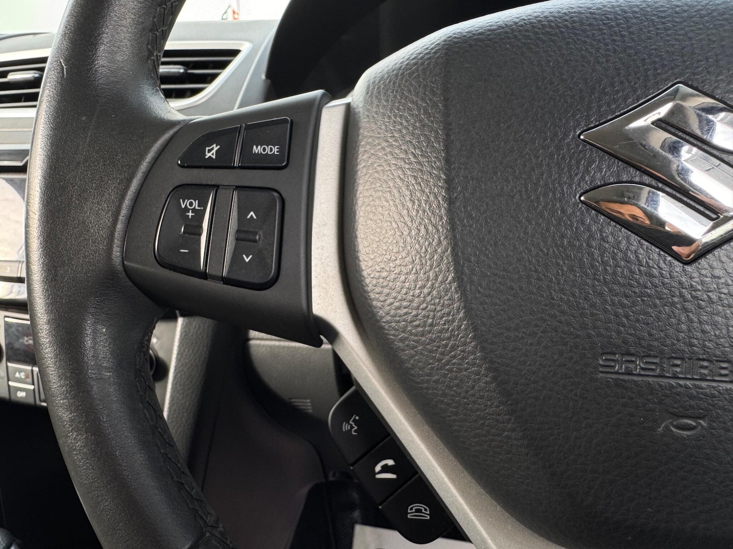 Used Suzuki Swift 2011 for sale - 76371512: Photo 26