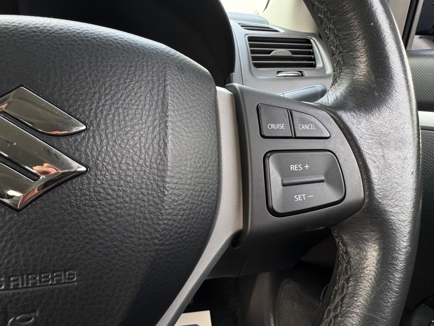 Used Suzuki Swift 2011 for sale - 76371512: Photo 28