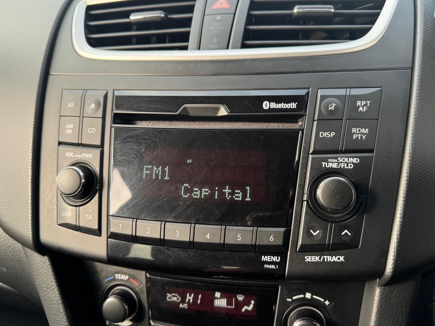 Used Suzuki Swift 2011 for sale - 76371512: Photo 31