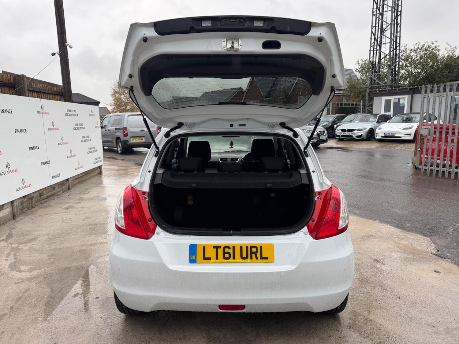 Used Suzuki Swift 2011 for sale - 76371512: Photo 41