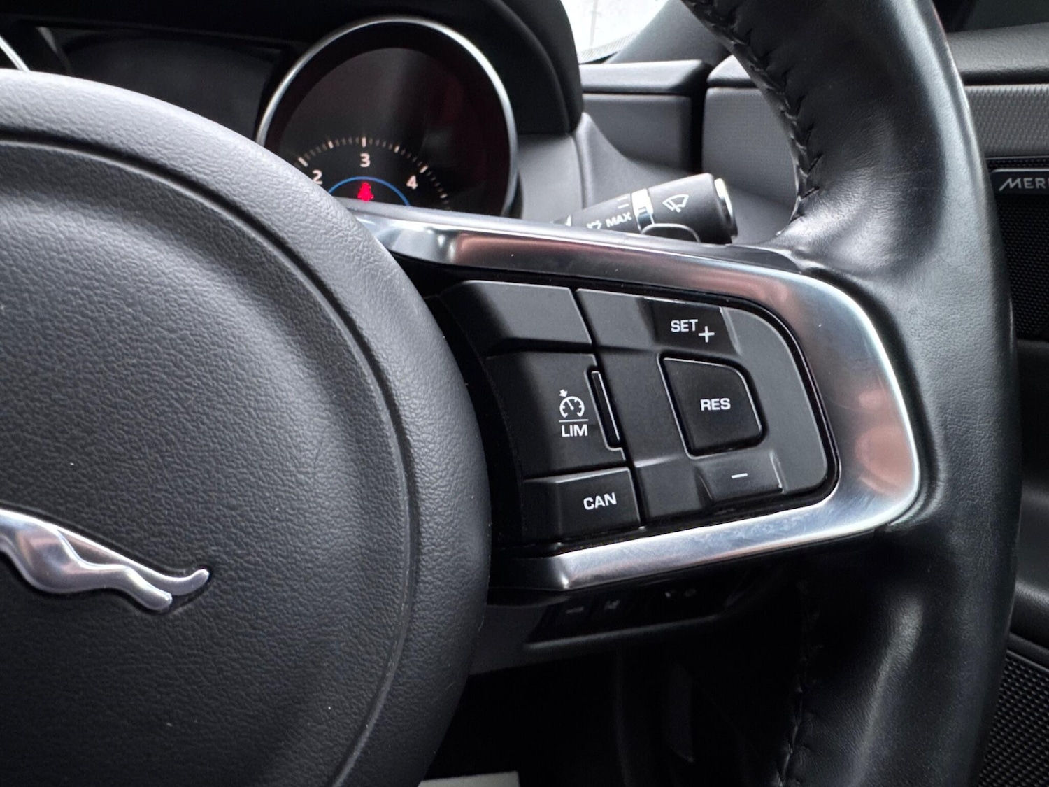 Used Jaguar XE for sale - 77684314: Photo 32