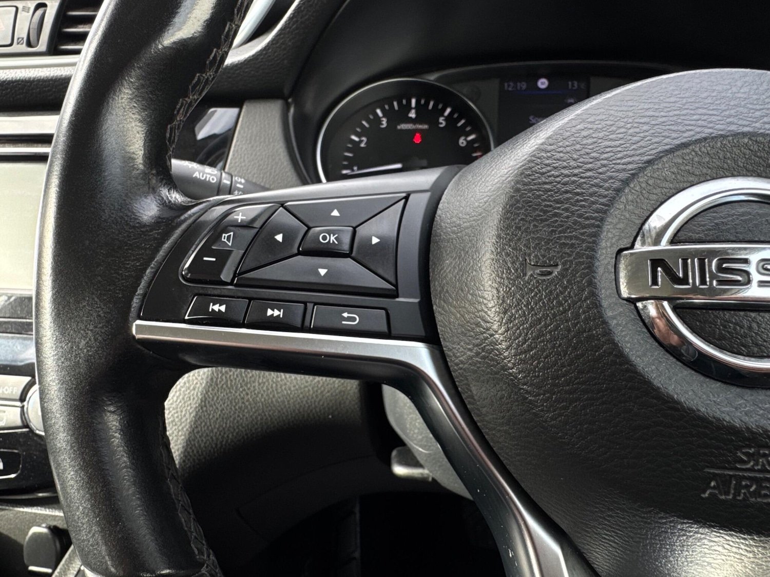 Used Nissan Qashqai for sale - 76995327: Photo 29