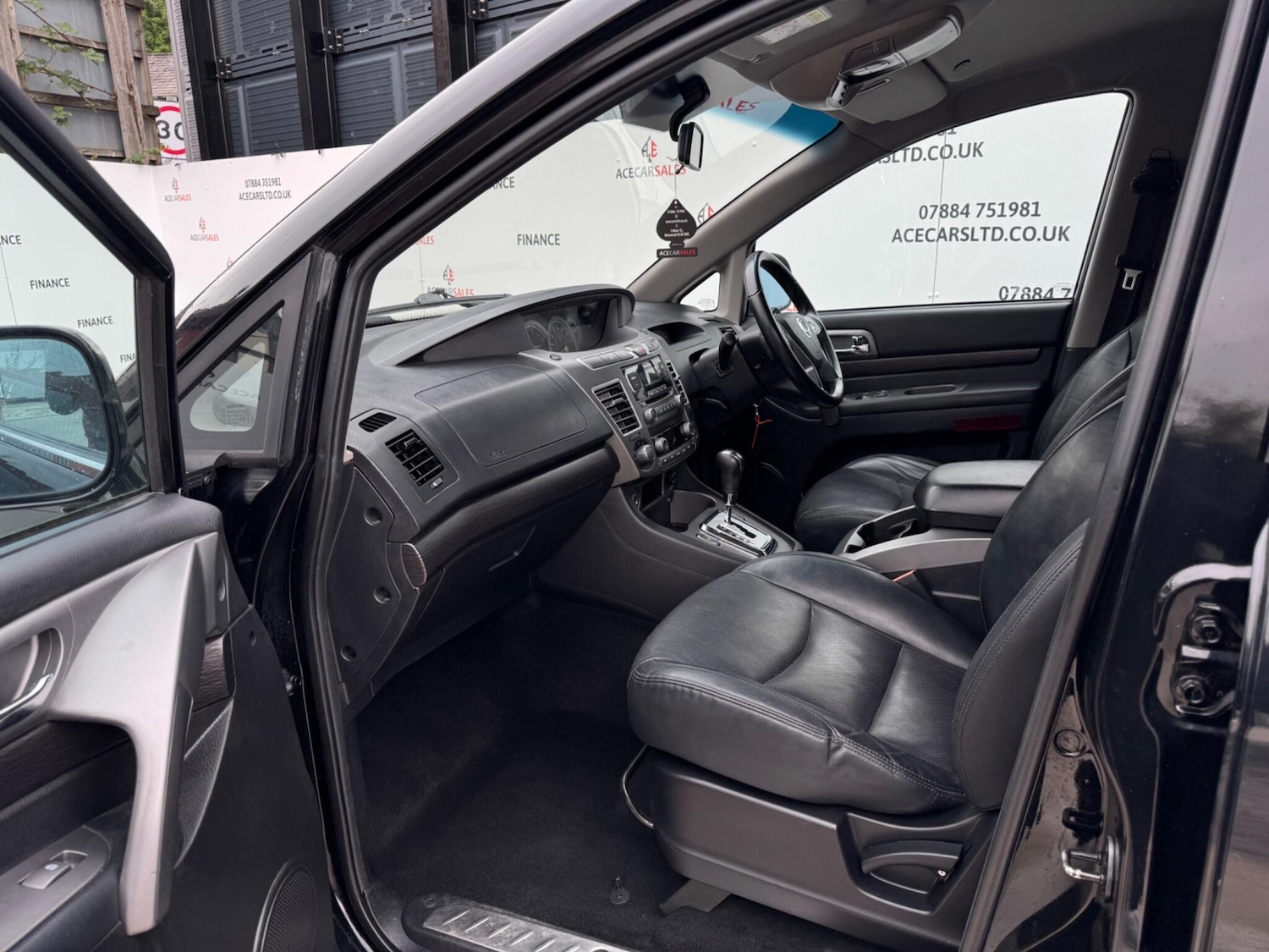 Used Ssangyong Turismo 2017 for sale - 76189906: Photo 17