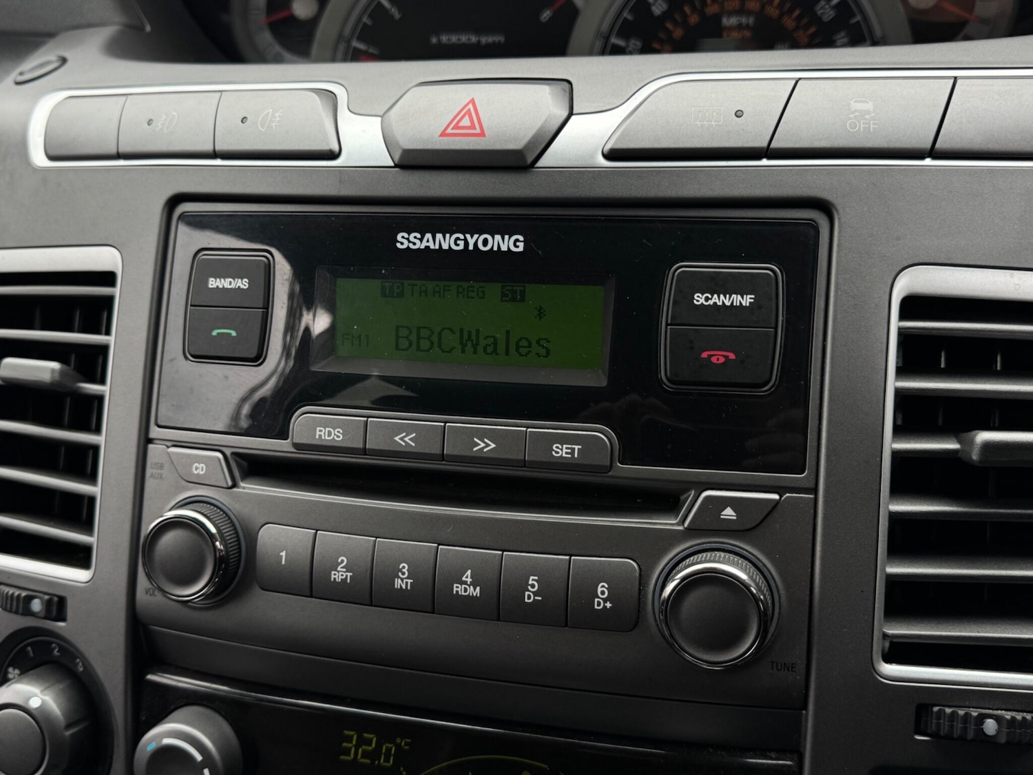 Used Ssangyong Turismo 2017 for sale - 76189906: Photo 36