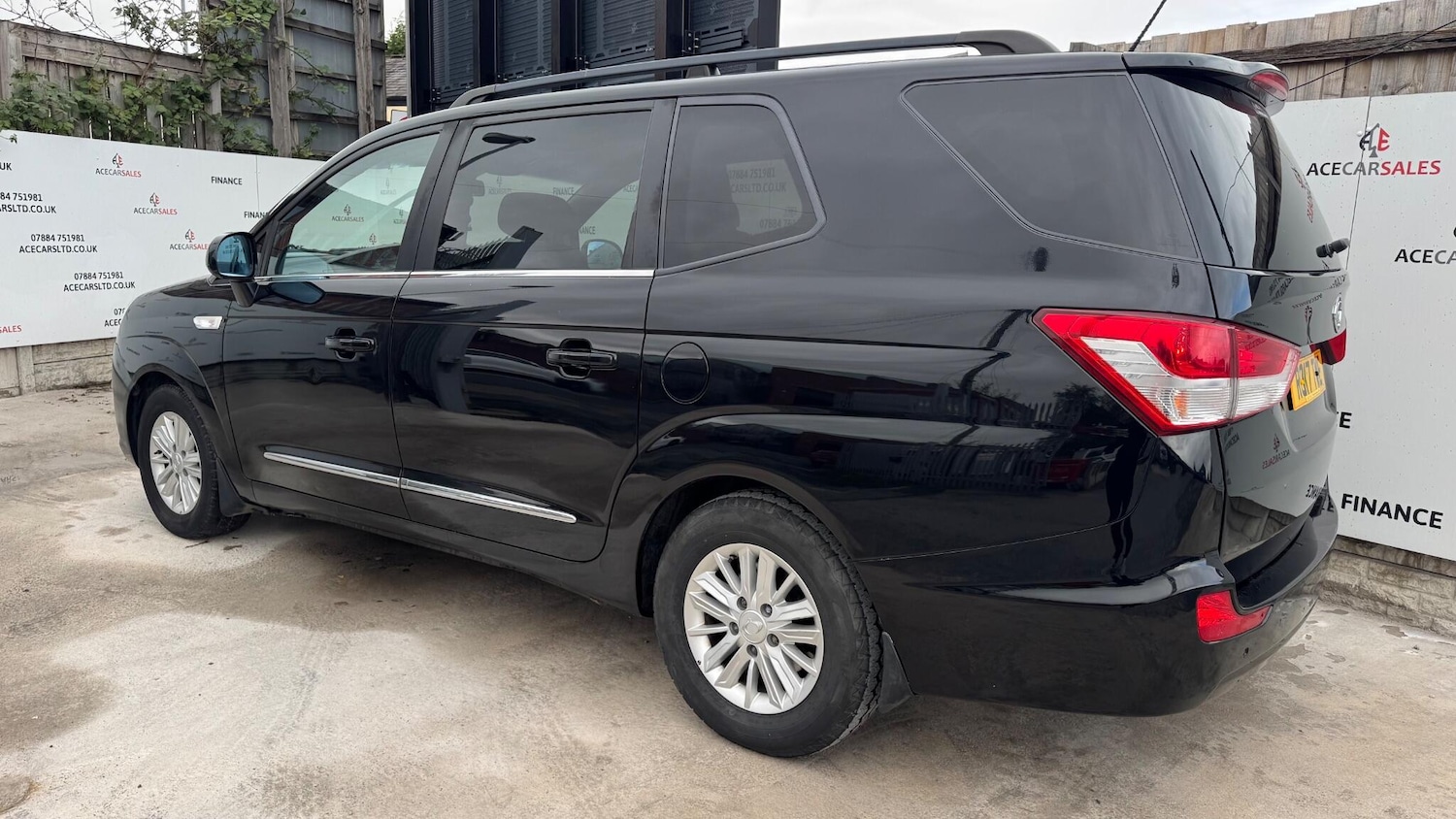 Used Ssangyong Turismo 2017 for sale - 76189906: Photo 6