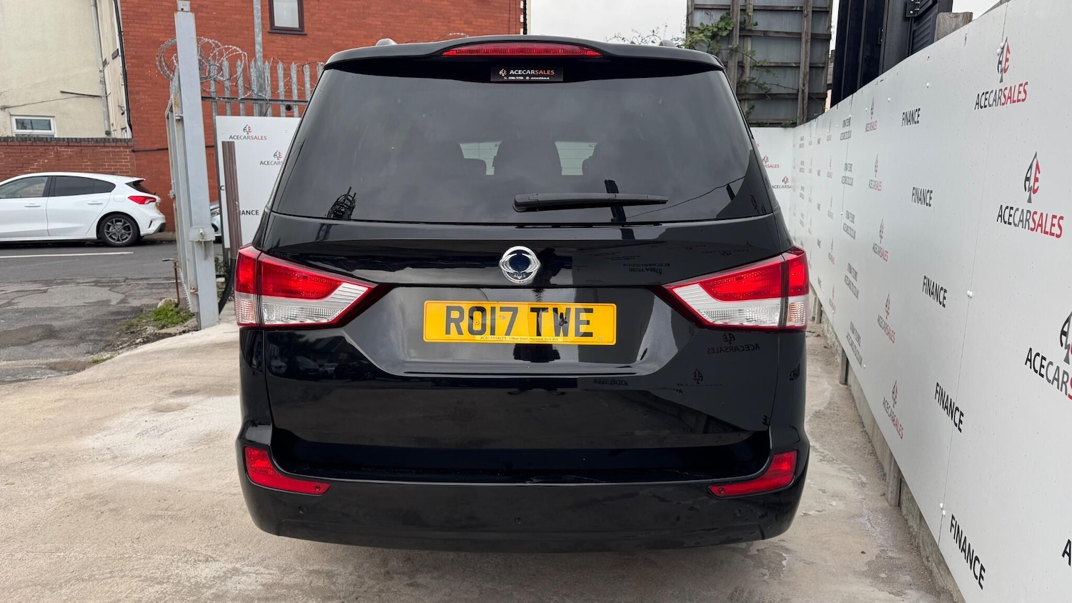 Used Ssangyong Turismo 2017 for sale - 76189906: Photo 7