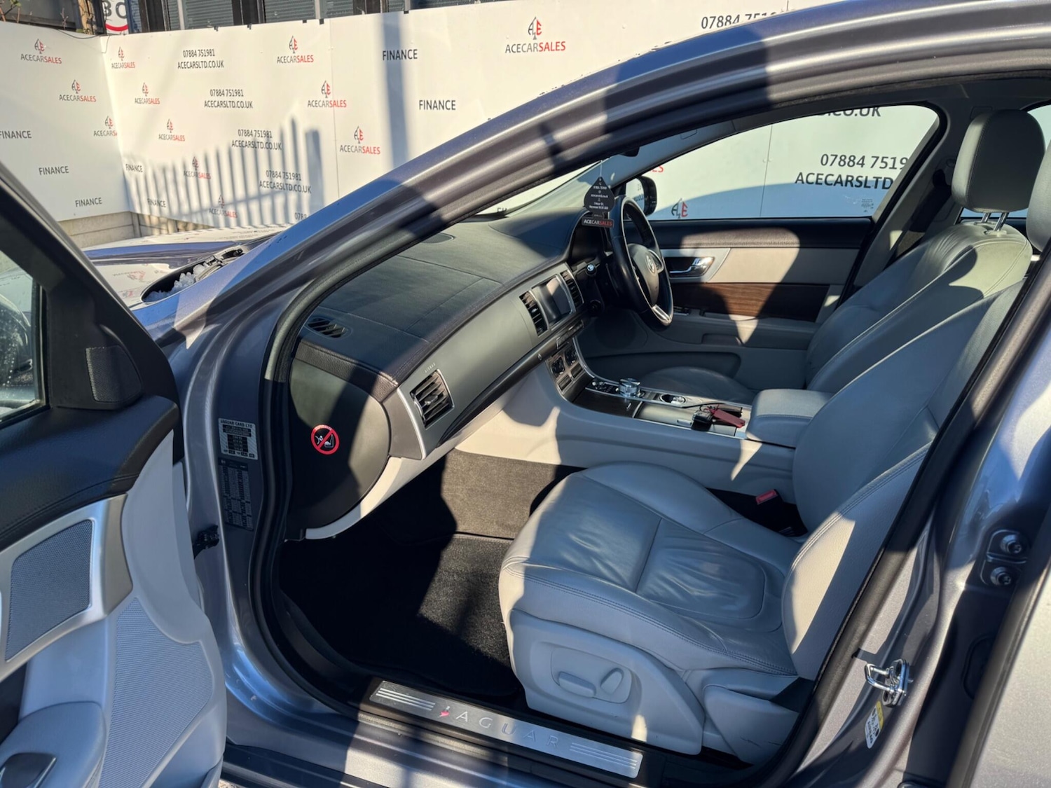 Used Jaguar XF 2012 for sale - 77109842: Photo 17