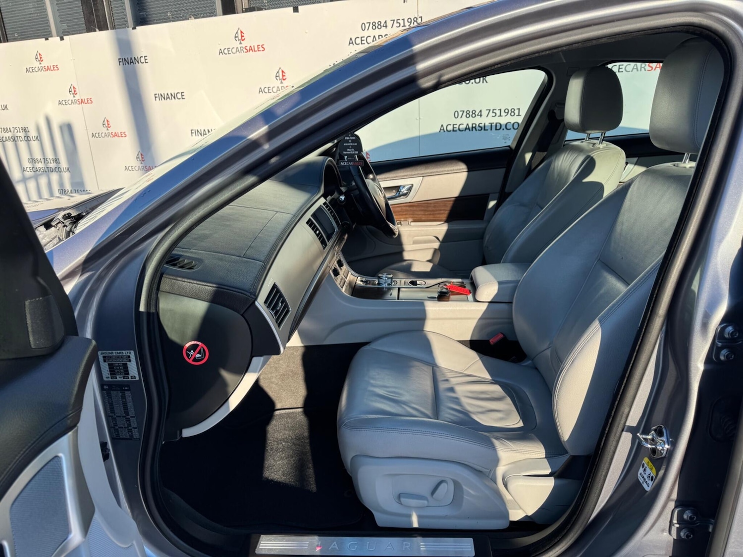 Used Jaguar XF 2012 for sale - 77109842: Photo 18