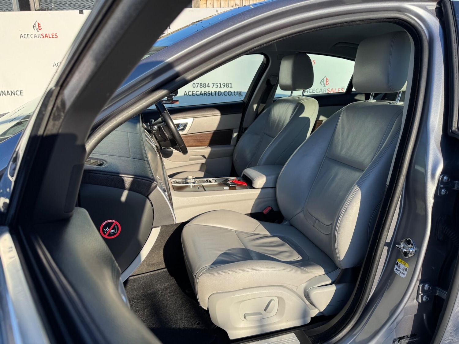 Used Jaguar XF 2012 for sale - 77109842: Photo 19