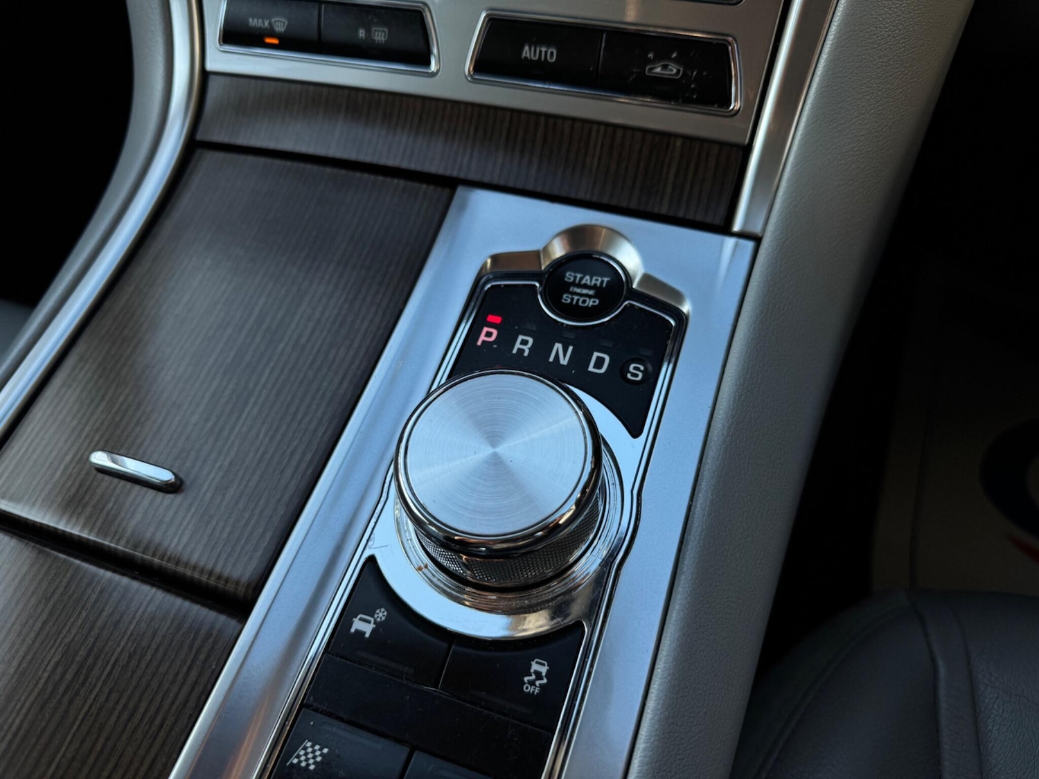 Used Jaguar XF 2012 for sale - 77109842: Photo 26