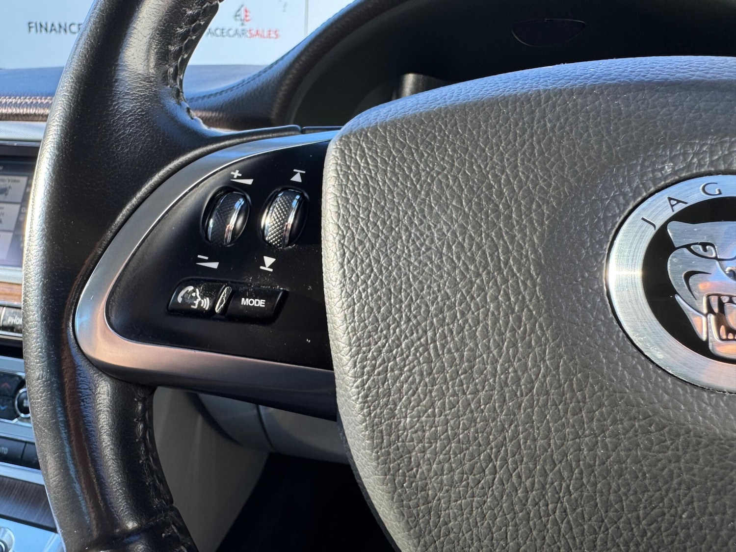 Used Jaguar XF 2012 for sale - 77109842: Photo 32