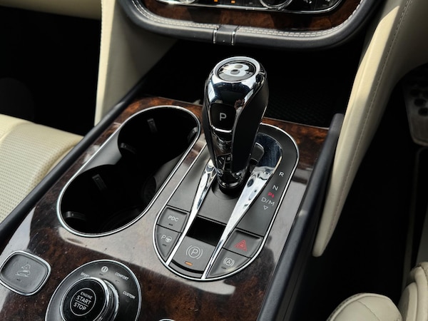 Used Bentley Bentayga 2017 for sale - 74418994: Photo 30