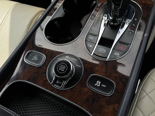 Used Bentley Bentayga 2017 for sale - 74418994: Photo 31