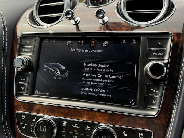 Used Bentley Bentayga 2017 for sale - 74418994: Photo 48