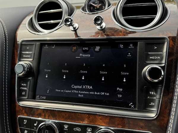 Used Bentley Bentayga 2017 for sale - 74418994: Photo 53