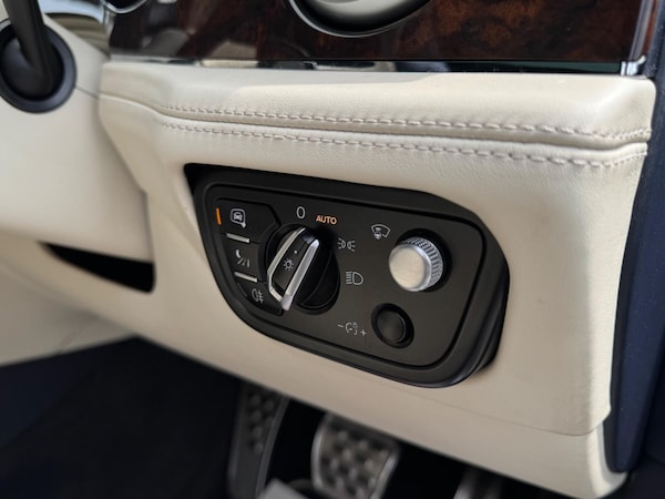 Used Bentley Bentayga 2017 for sale - 74418994: Photo 60