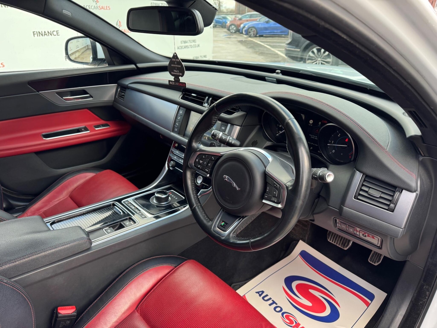 Used Jaguar XF 2017 for sale - 76925917: Photo 10