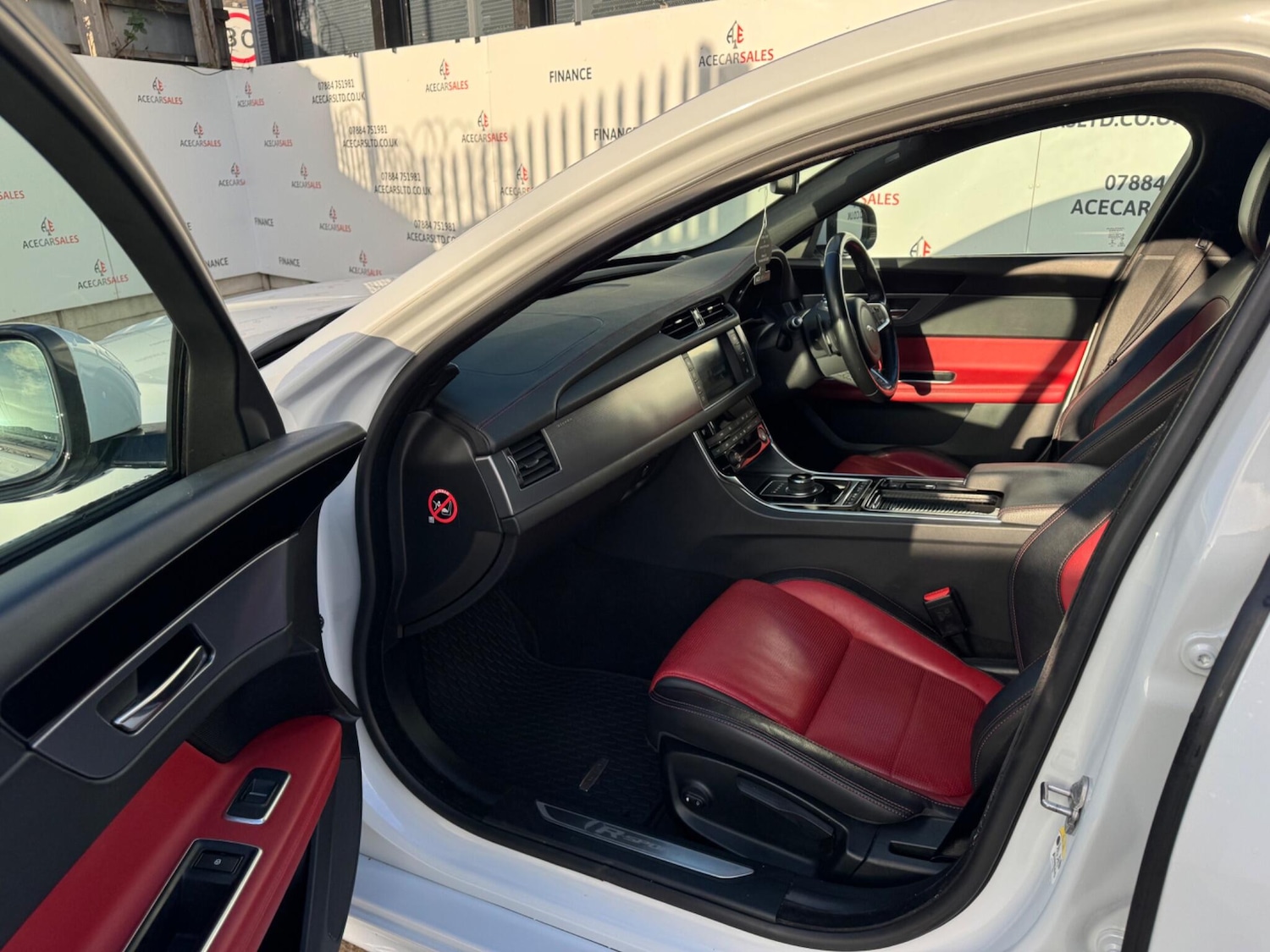 Used Jaguar XF 2017 for sale - 76925917: Photo 17