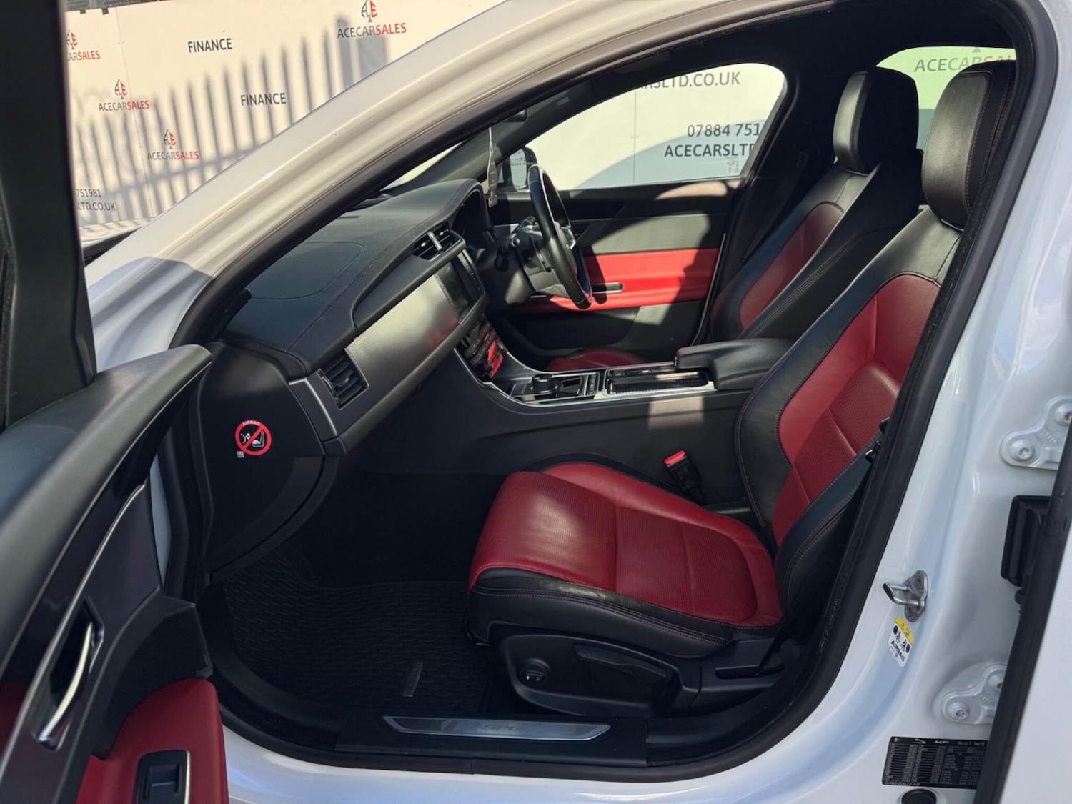 Used Jaguar XF 2017 for sale - 76925917: Photo 18