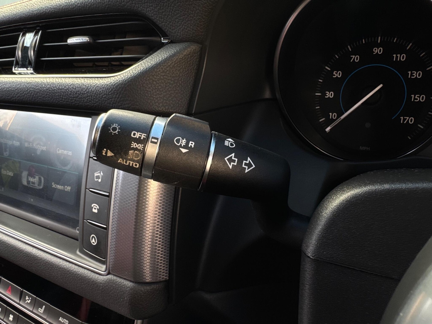 Used Jaguar XF 2017 for sale - 76925917: Photo 30