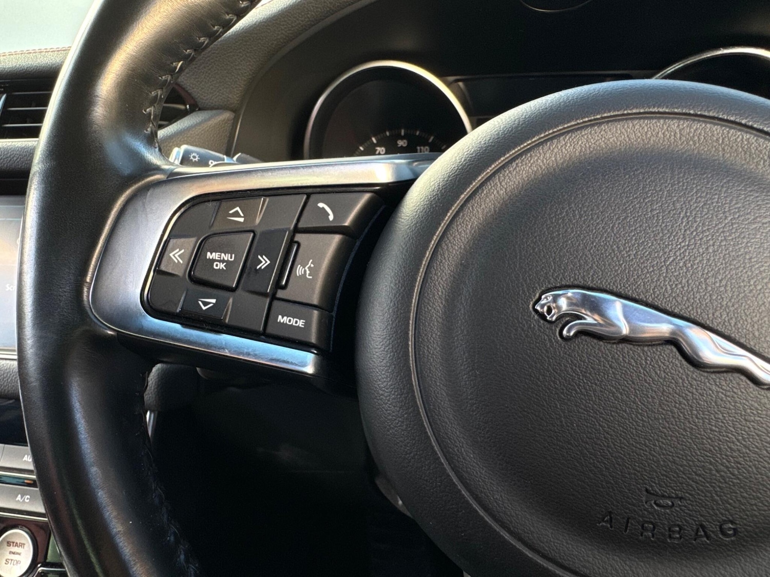 Used Jaguar XF 2017 for sale - 76925917: Photo 32