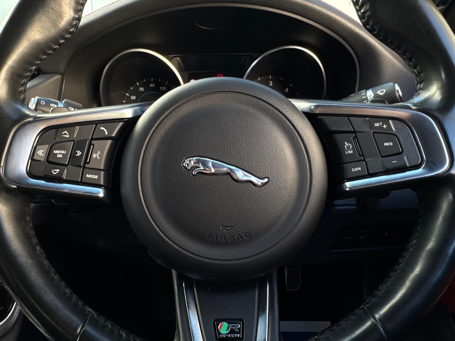 Used Jaguar XF 2017 for sale - 76925917: Photo 33