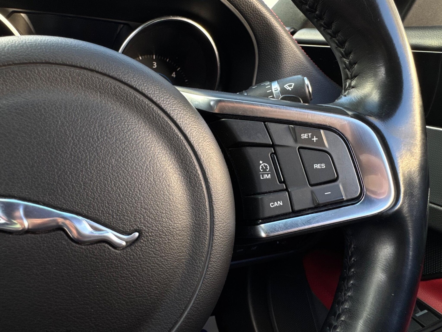 Used Jaguar XF 2017 for sale - 76925917: Photo 34