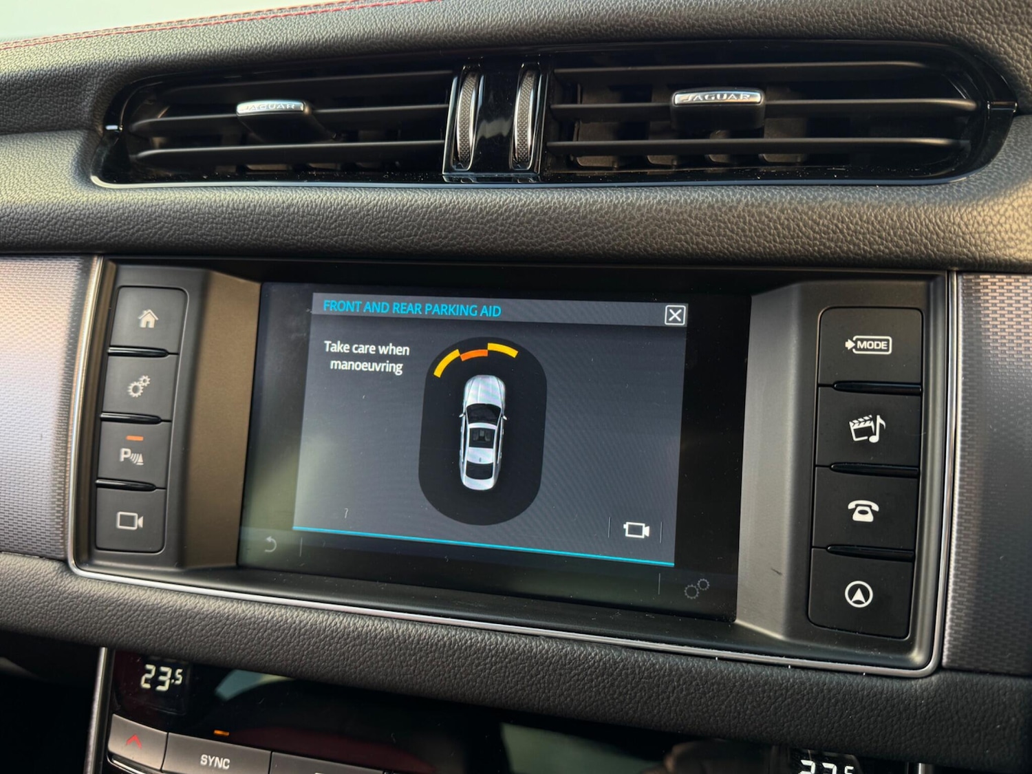 Used Jaguar XF 2017 for sale - 76925917: Photo 40