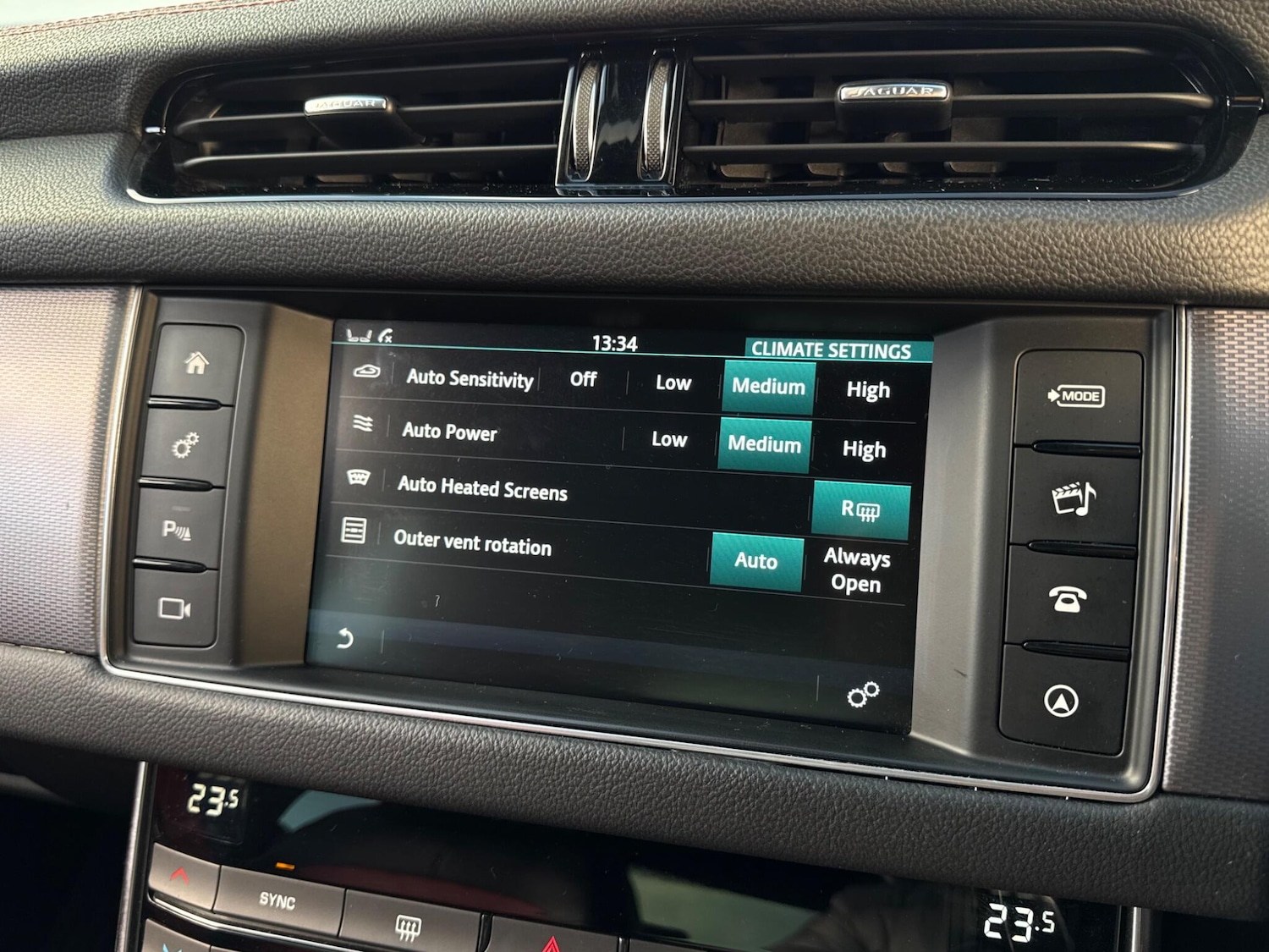 Used Jaguar XF 2017 for sale - 76925917: Photo 41