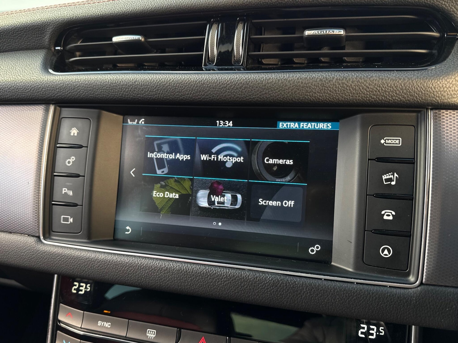 Used Jaguar XF 2017 for sale - 76925917: Photo 43