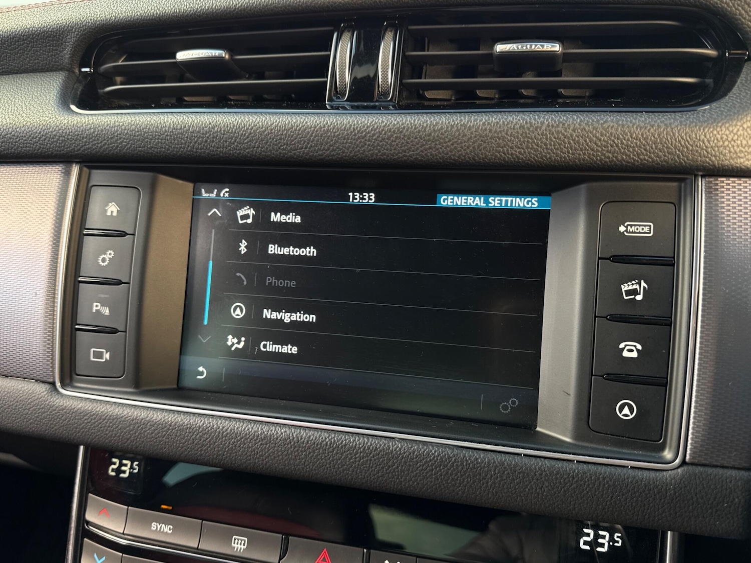 Used Jaguar XF 2017 for sale - 76925917: Photo 44