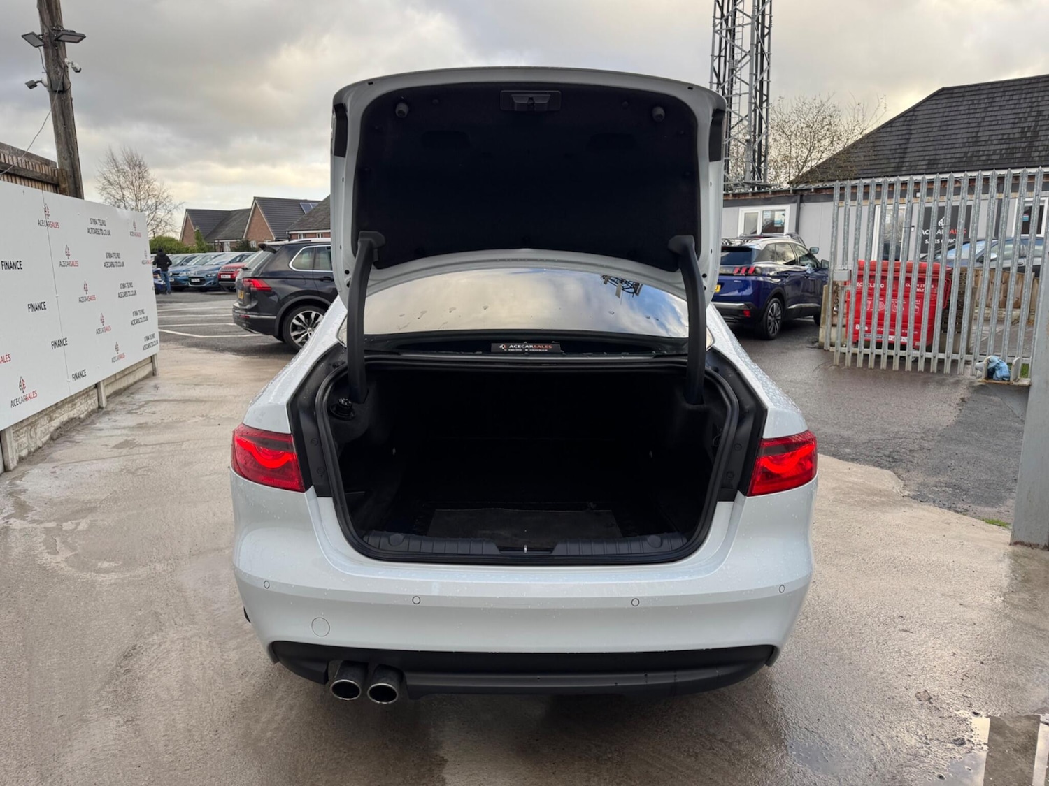 Used Jaguar XF 2017 for sale - 76925917: Photo 75