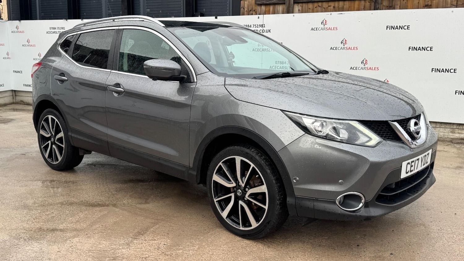 Used Nissan Qashqai 2017 for sale - 77175507: Photo 2
