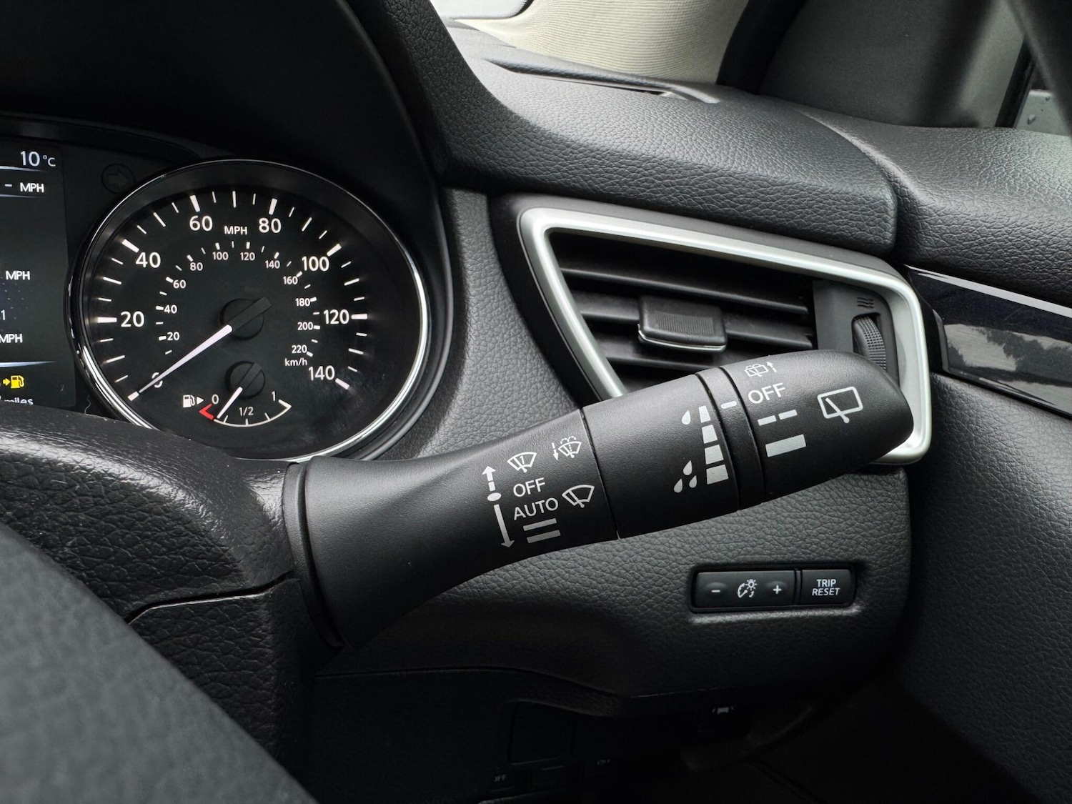 Used Nissan Qashqai 2017 for sale - 77175507: Photo 35