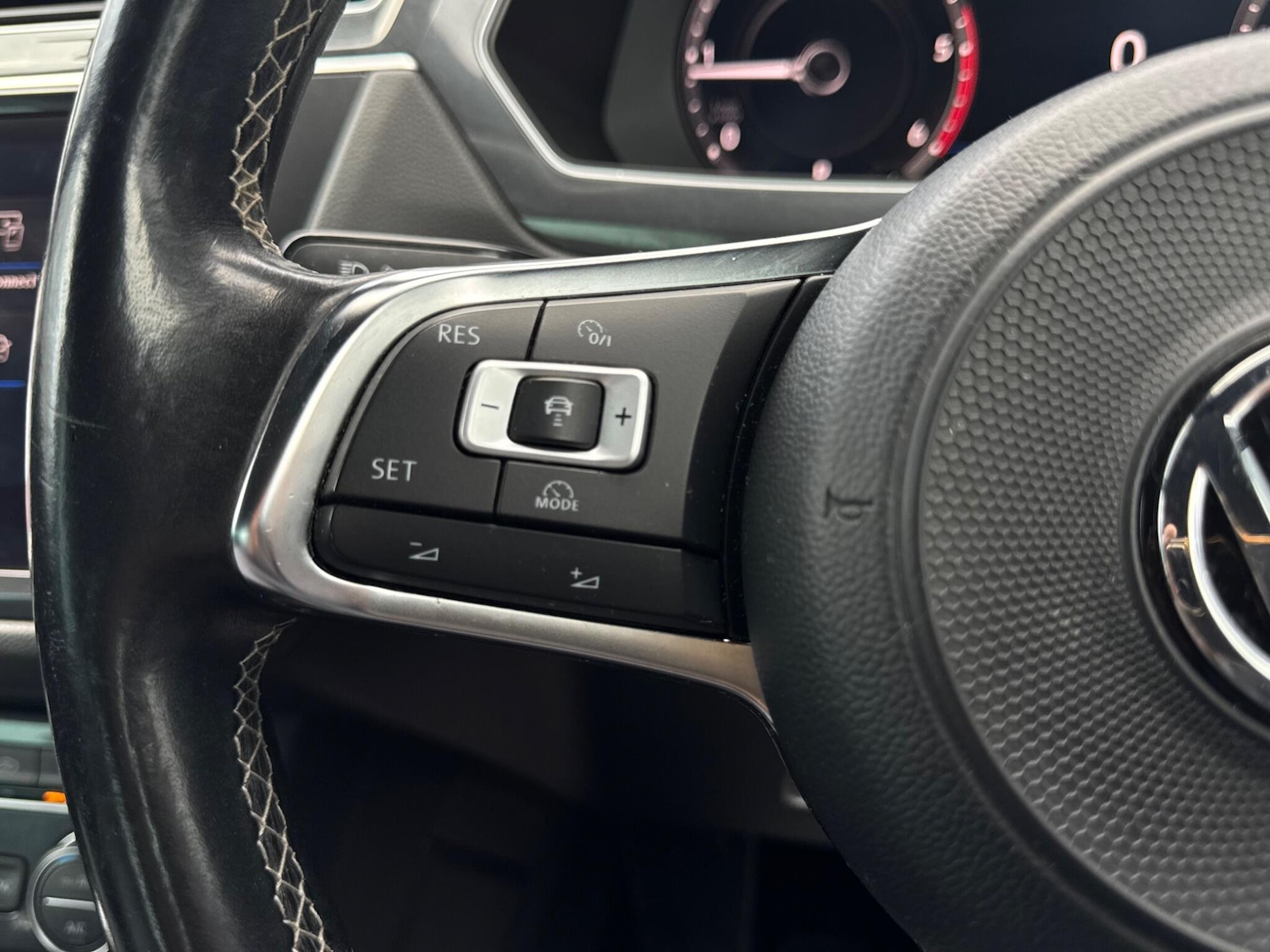 Used Volkswagen Tiguan 2017 for sale - 77237577: Photo 32