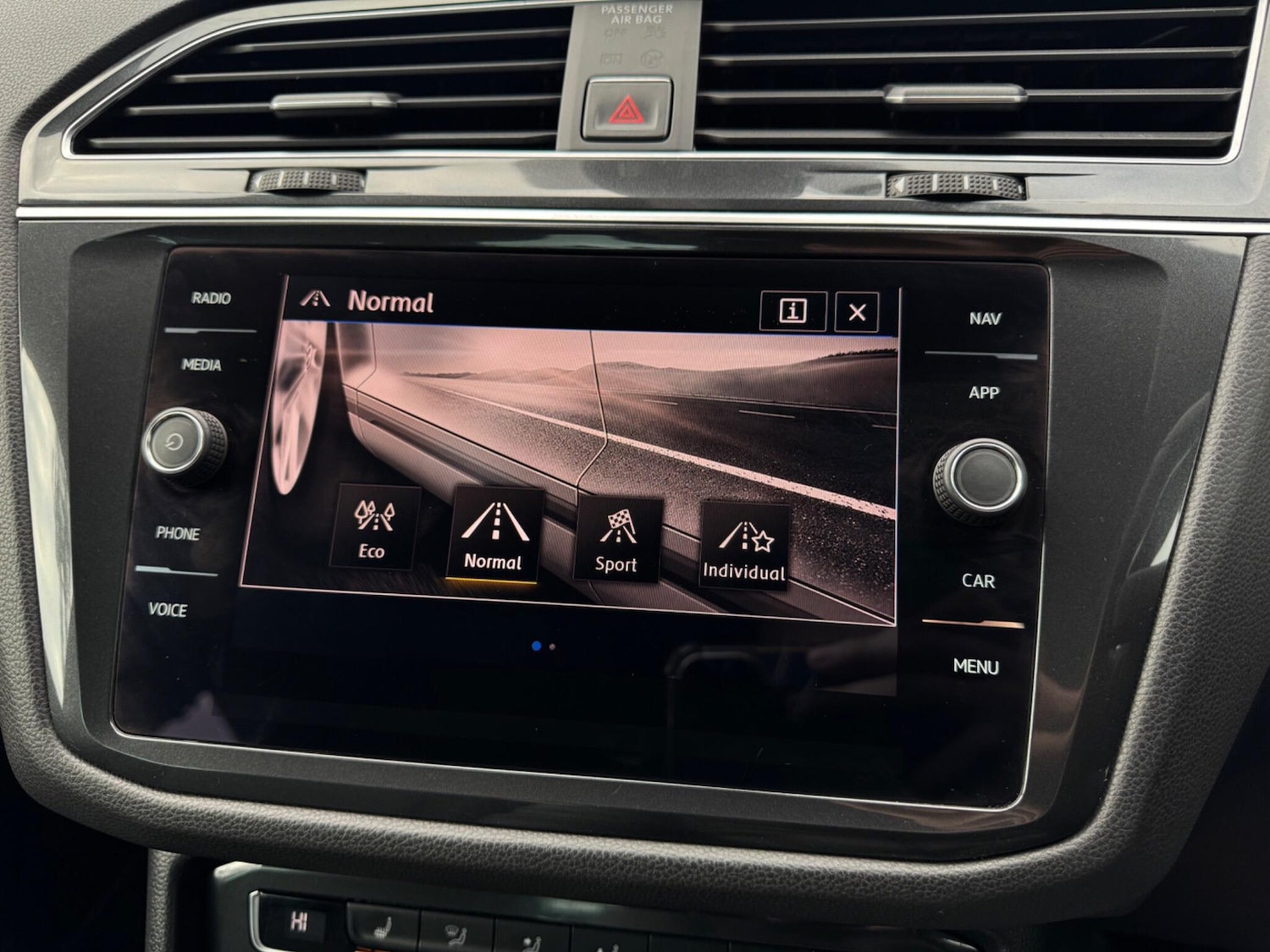 Used Volkswagen Tiguan 2017 for sale - 77237577: Photo 40