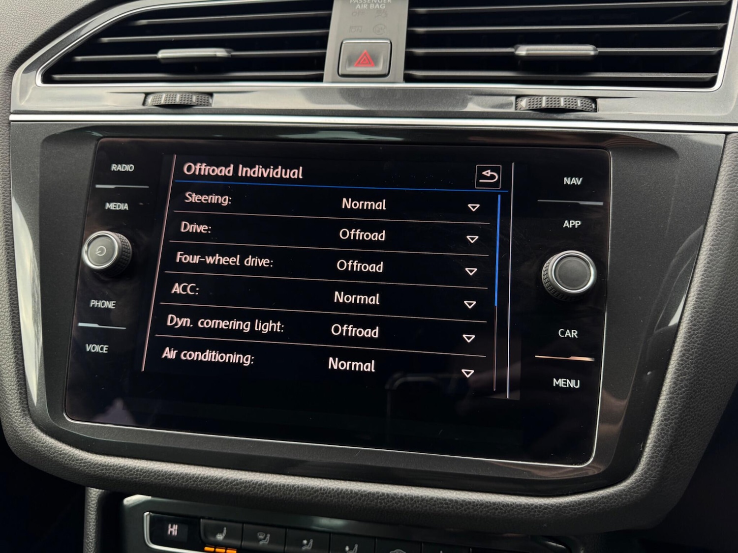 Used Volkswagen Tiguan 2017 for sale - 77237577: Photo 44