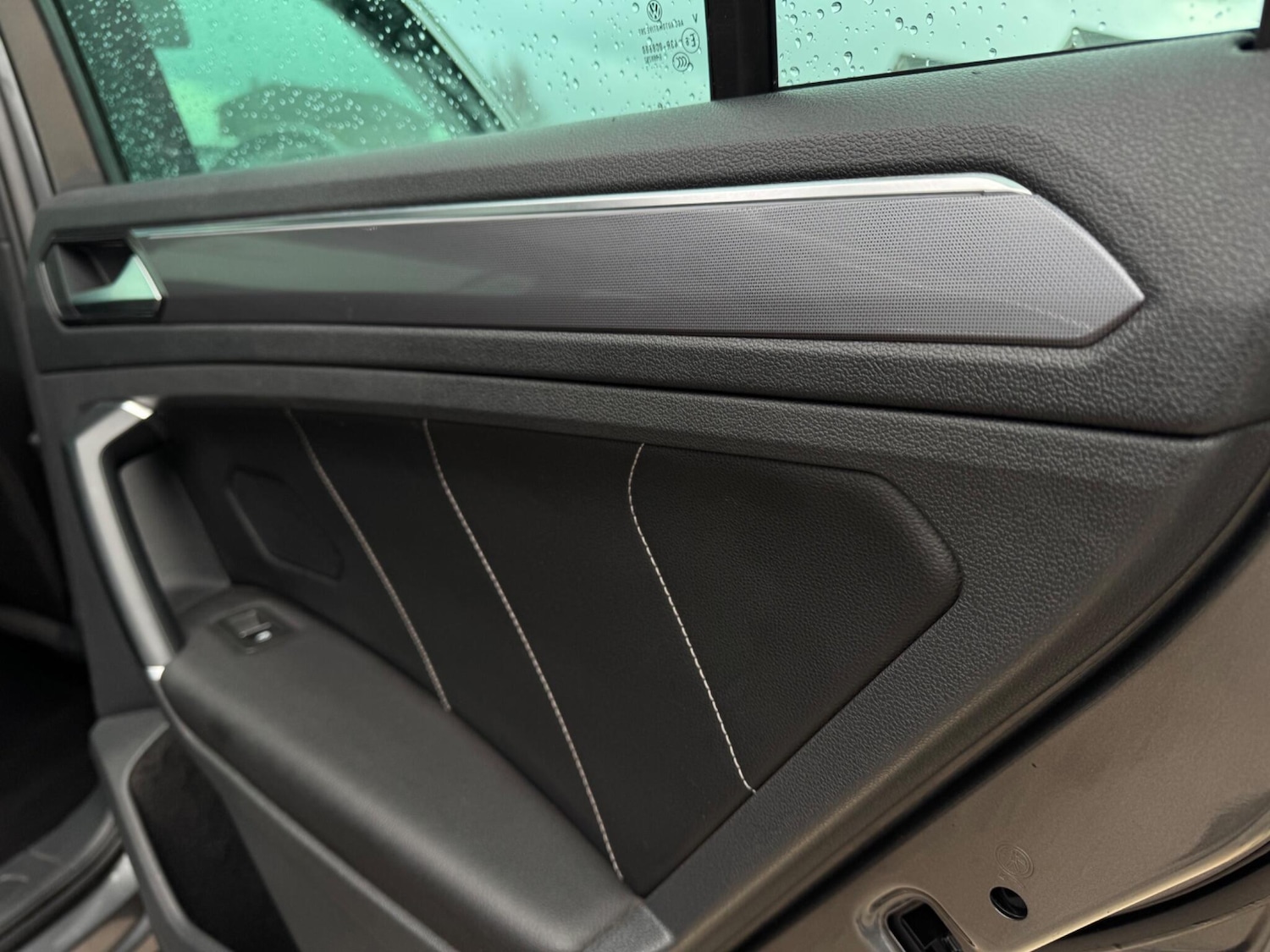 Used Volkswagen Tiguan 2017 for sale - 77237577: Photo 79