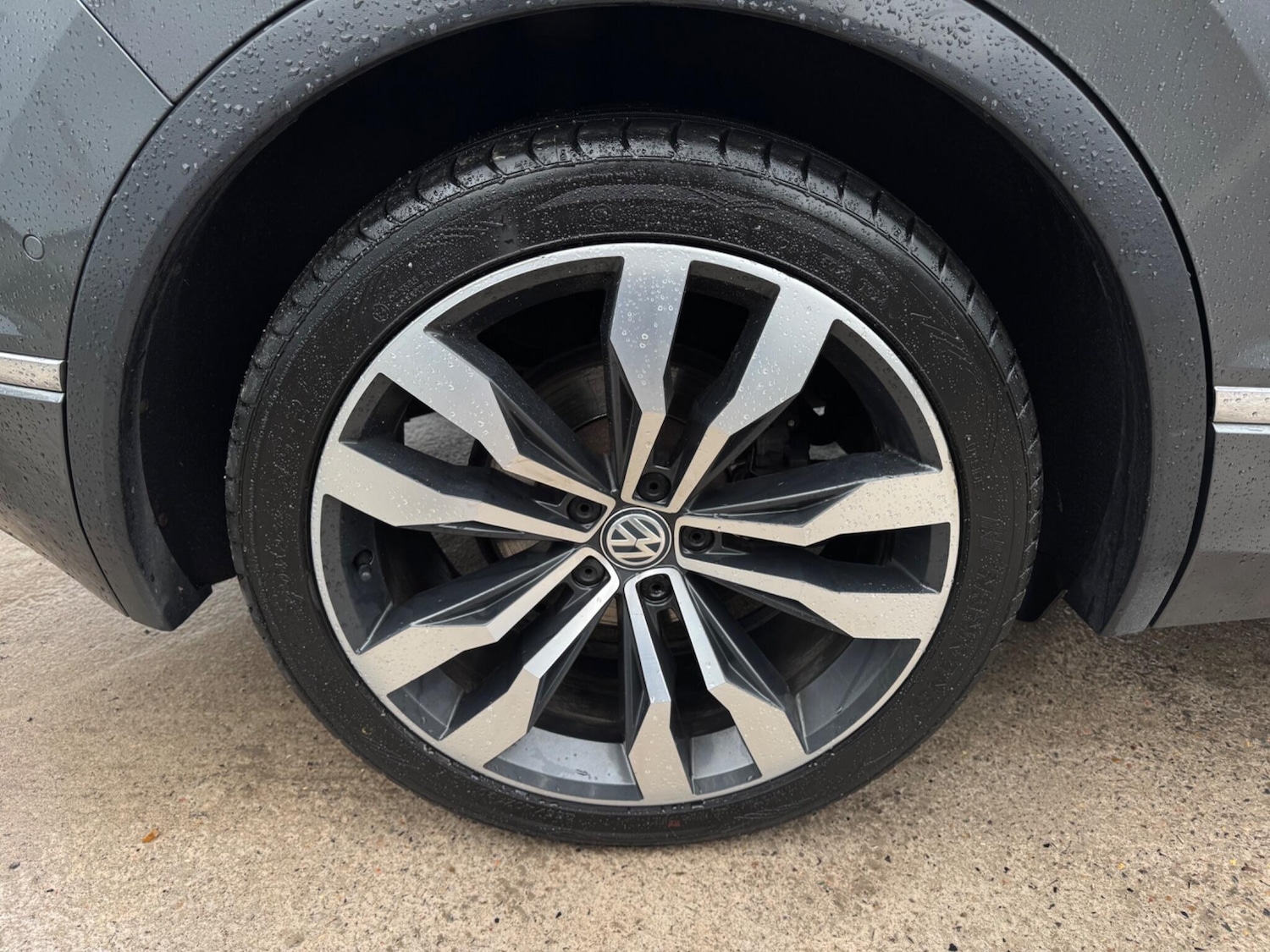 Used Volkswagen Tiguan 2017 for sale - 77237577: Photo 96