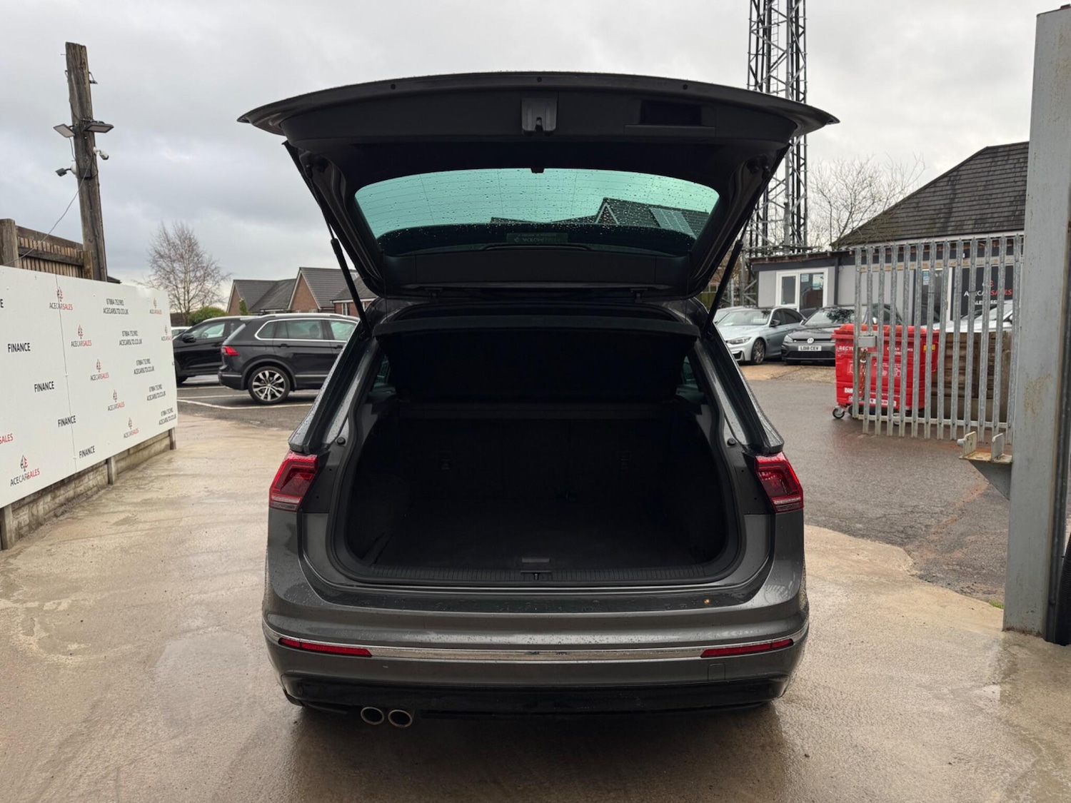 Used Volkswagen Tiguan 2017 for sale - 77237577: Photo 97