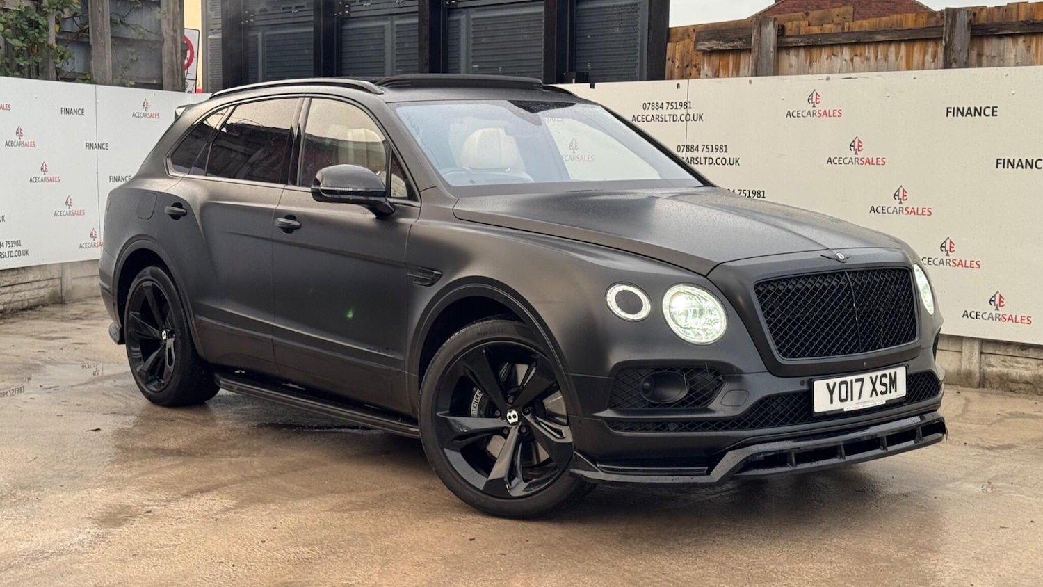 Used Bentley Bentayga 2017 for sale - 76537940: Photo 1