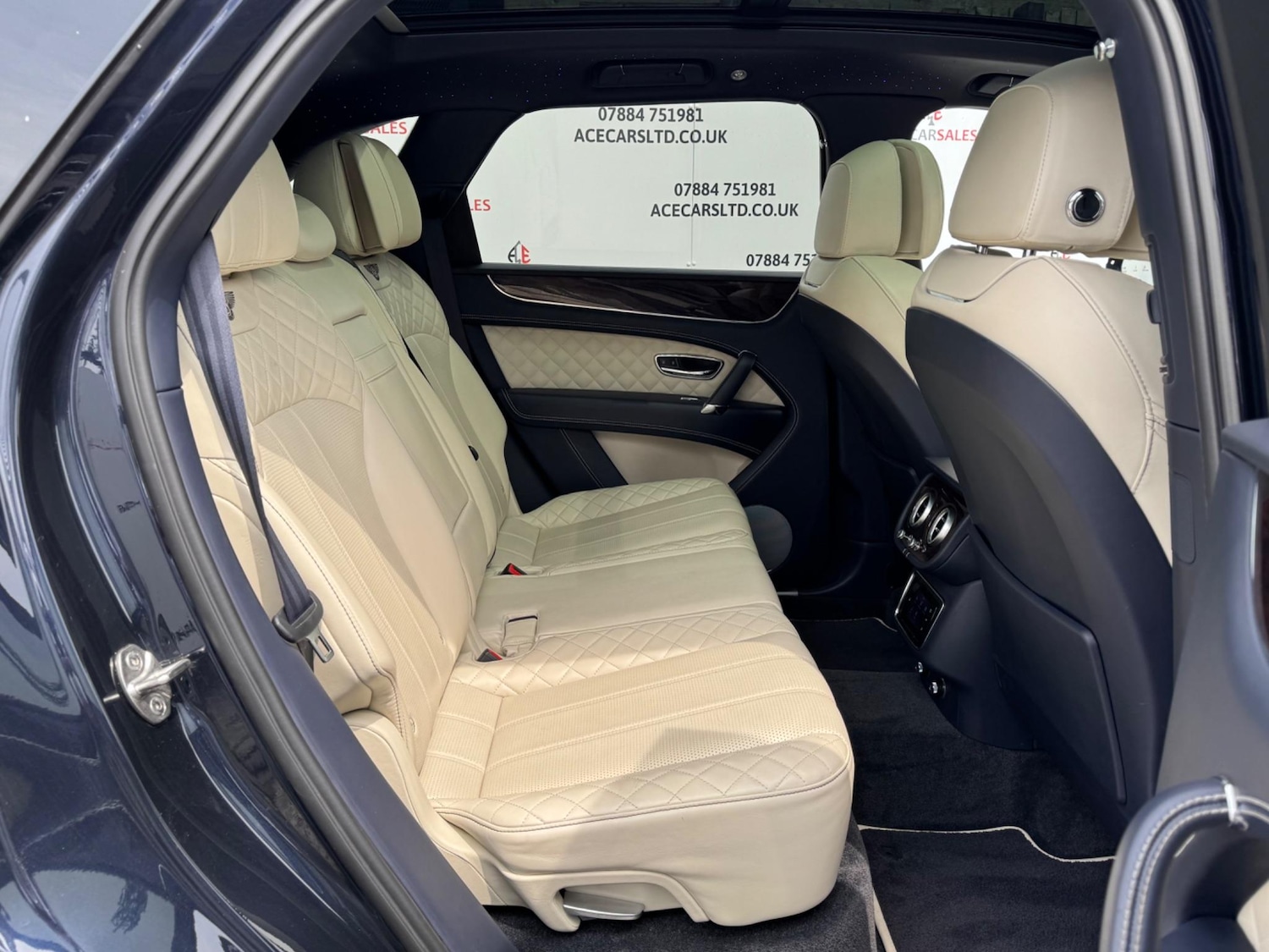 Used Bentley Bentayga 2017 for sale - 76537940: Photo 13